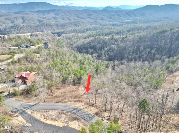 3065 Summit Trails Dr, Sevierville, TN 37862