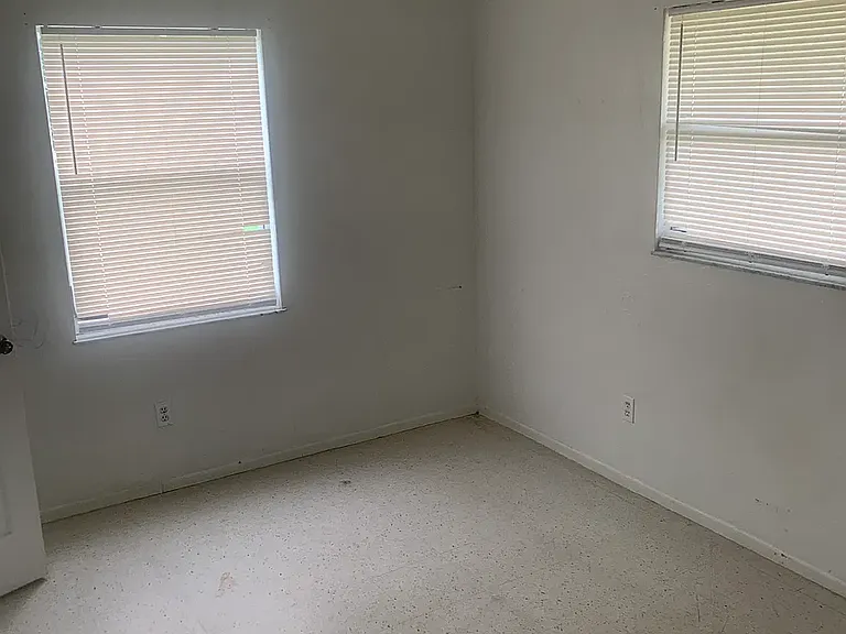 1674 NE Floridian Cir #B — Photo 13
