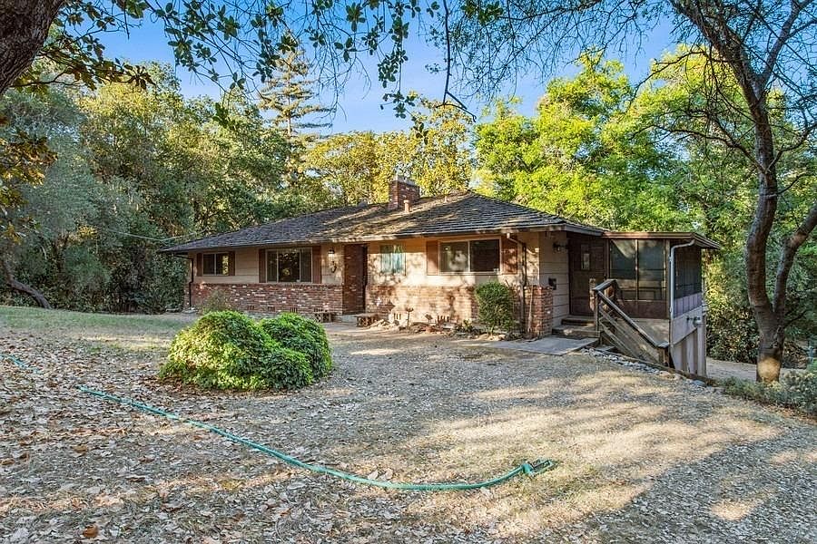 1st image of 7865 Magnolia Ave
