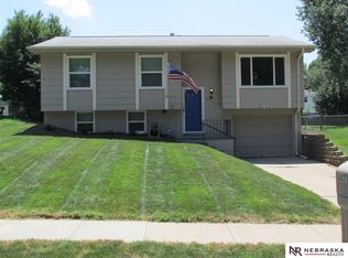 8817 Sprague Cir, Omaha, NE 68134