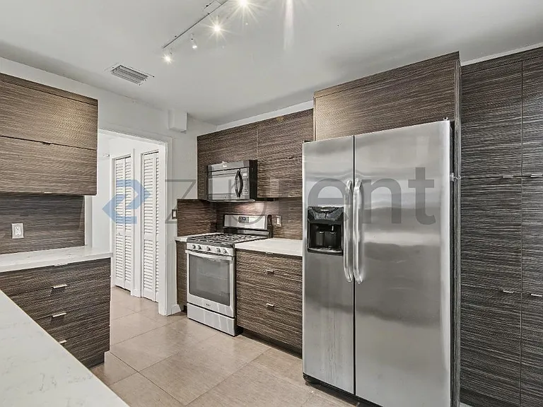 5210 NW 5th Ave — Photo 5