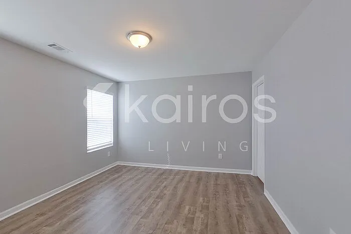 220 Long Island Dr — Photo 13