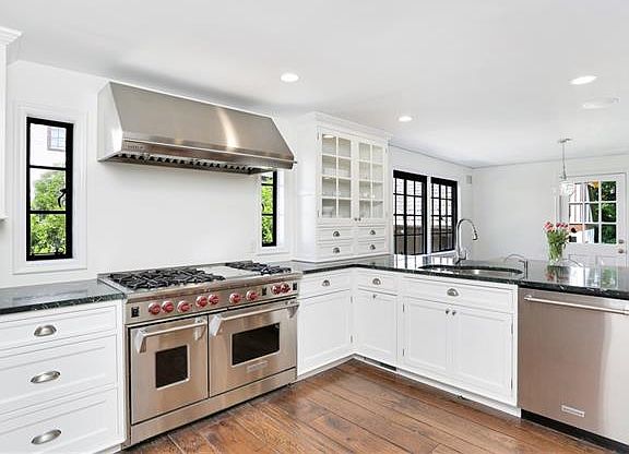 5th image of 15 Flint Ave
