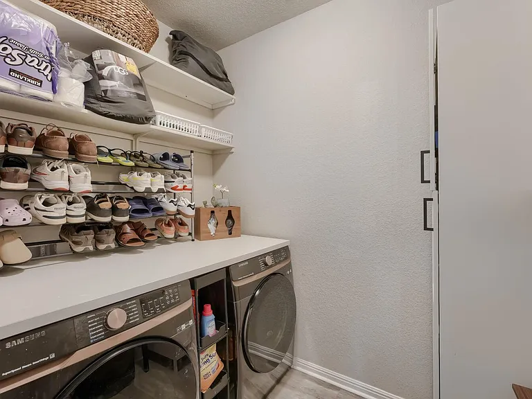 141 Marienfeld Ln — Photo 20
