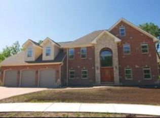 685 E Byron Ave, Bensenville, IL 60101