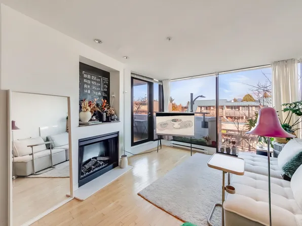 2525 Blenheim St #304, Vancouver, BC V6K 4W6