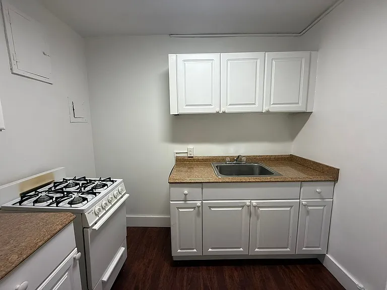 King Edward Annex Apartments — Photo 59