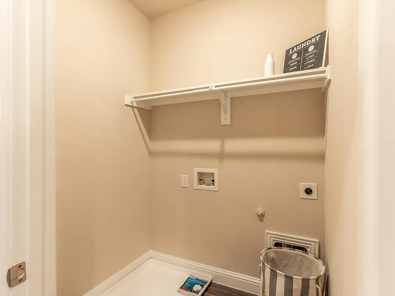 6819 Topaz Dr — Photo 17