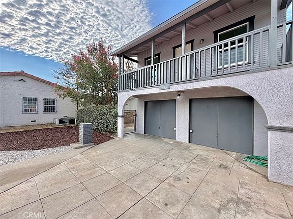 4th image of 1053 W 15th St
