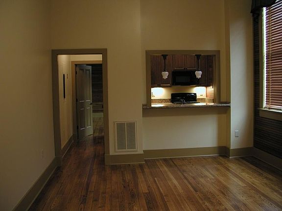 4th image of 5359 Main St #A