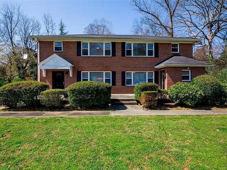 1538 Beech Valley Way NE — Photo 1