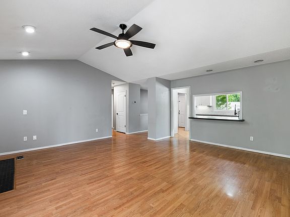 4th image of 4034 Danbury St