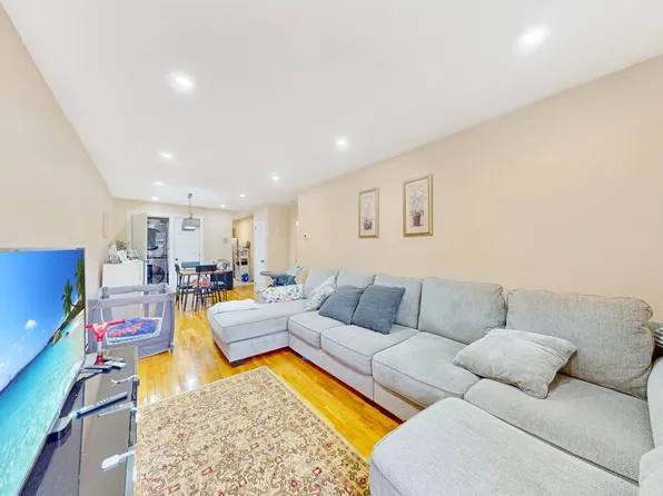 9729 4th Avenue image 1 of 10