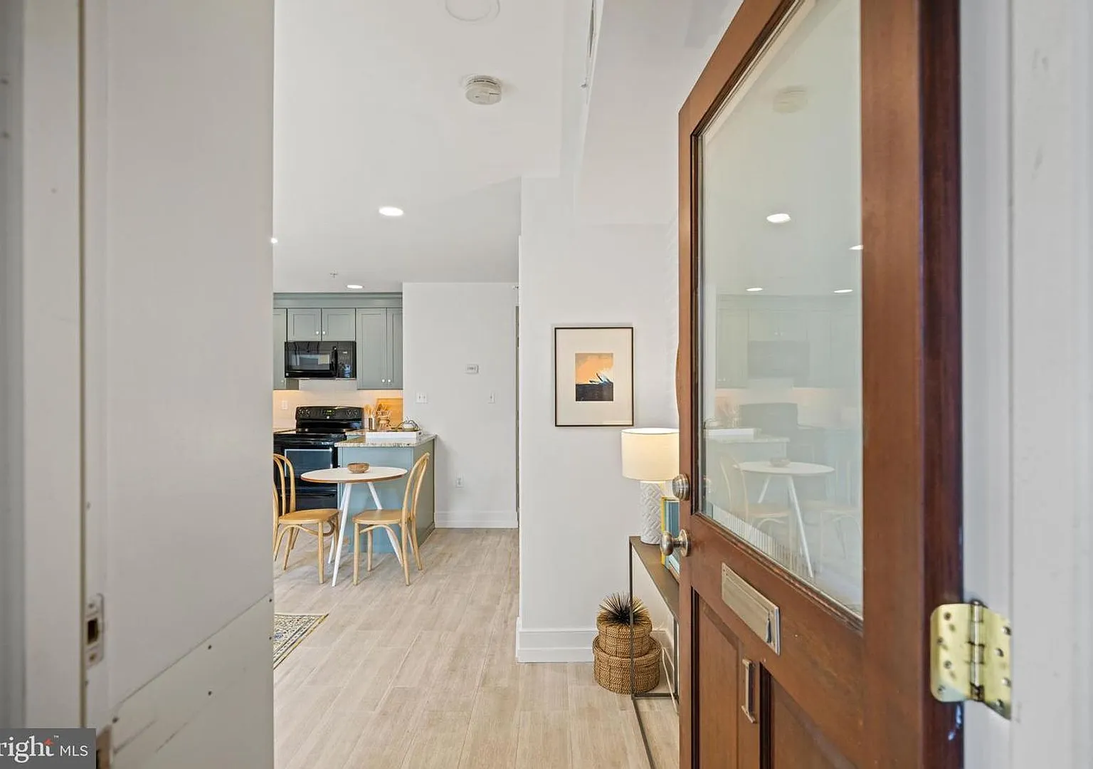 Charming two-bedroom, one-bathroom Columbia Heights retreat offering privacy, versatility, and un... — Photo 4