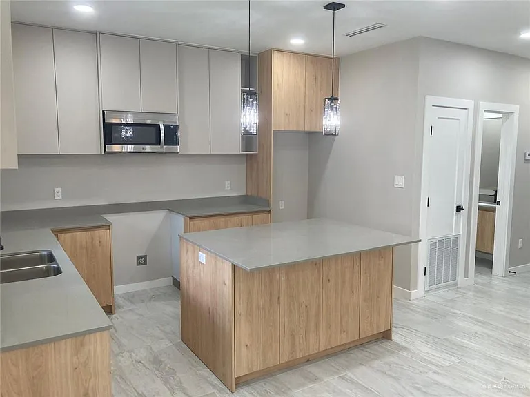 2221 Dorado Dr — Photo 11