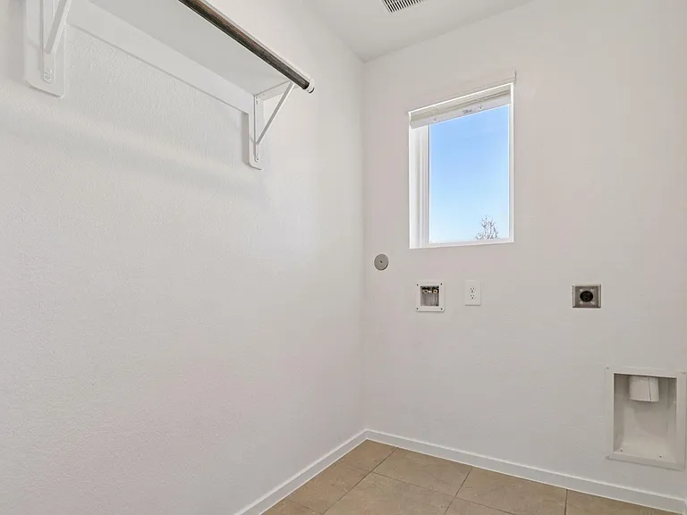 416 Sunrise Ranch Dr — Photo 16