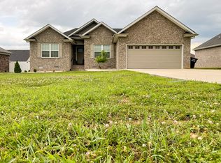 100 Daffodil Dr, Tullahoma, TN 37388