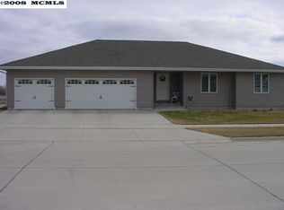1211 Moonstone Ct, Mason City, IA 50401