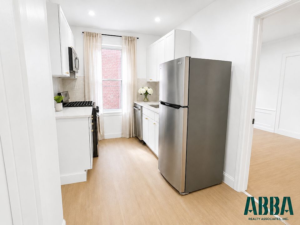 1st image of 388 E 48th St #3C