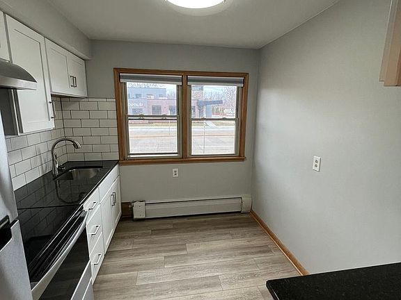 2nd image of 636 Larpenteur Ave W APT 7