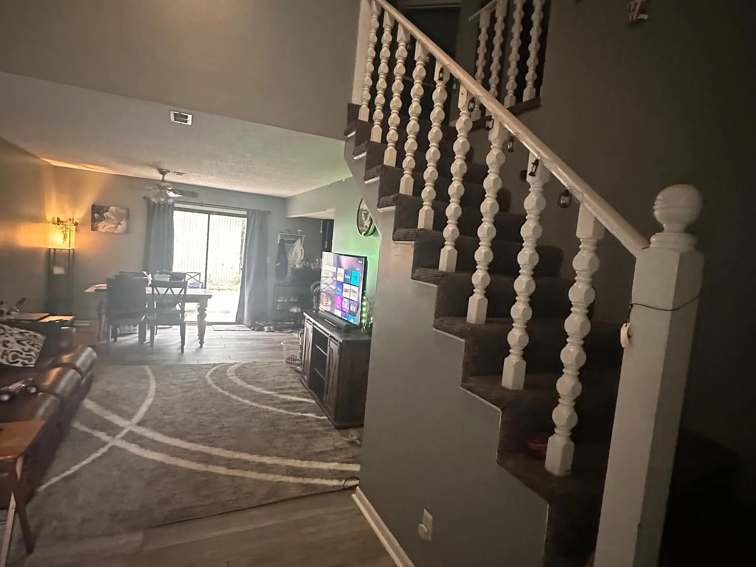 3 bed, 1.5 bath, 896 sqft, $1,395 — Photo 3