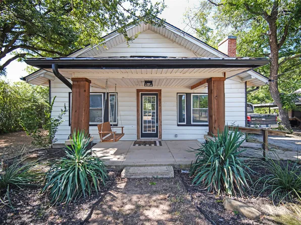 325 W Archer St, Jacksboro, TX 76458