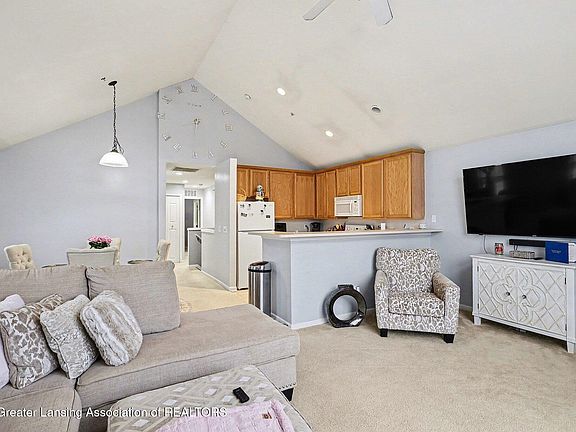 3rd image of 649 Worthington Dr