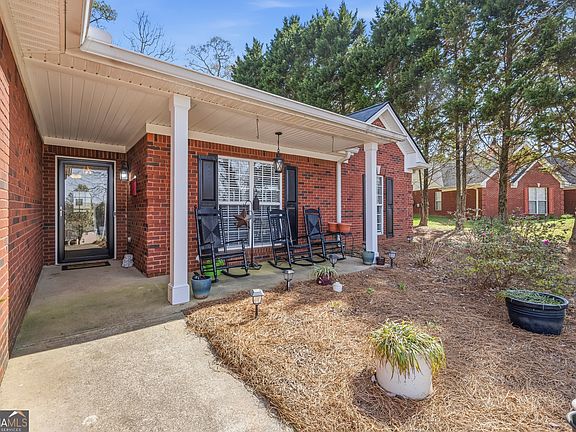 4th image of 460 Flyway Ln