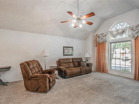4th image of 1606 Woodpath Dr