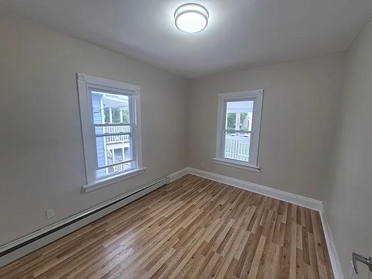 25 Howard Ave — Photo 18