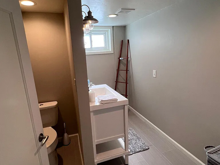 324 E 100 N — Photo 38