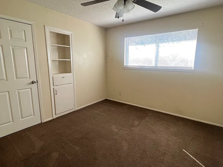 1535 Cleo St — Photo 10