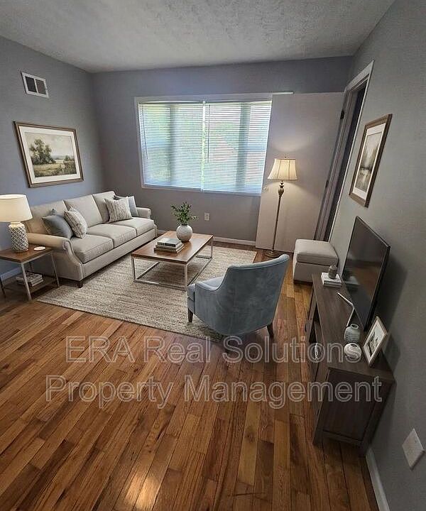 1st image of 977 13th Ave