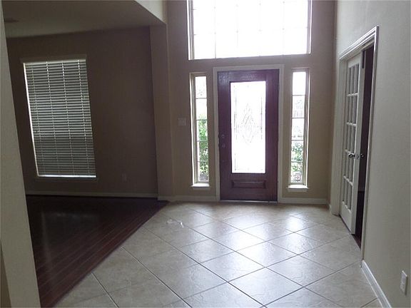 3rd image of 4111 Windmill Hill Dr