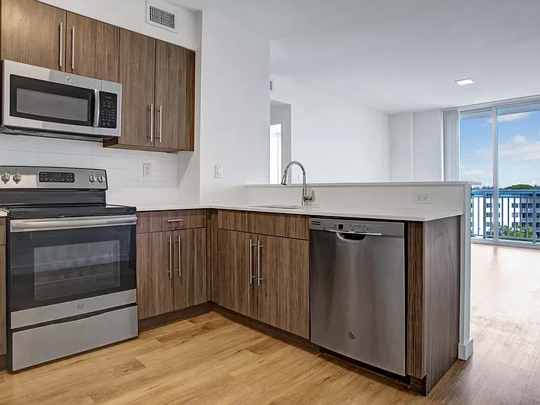 275 Fontaine Parc — Photo 2