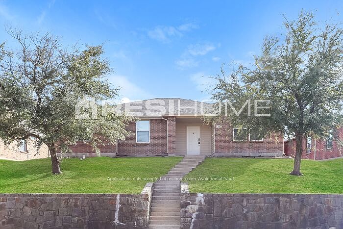 1st image of 1336 Dawson Way