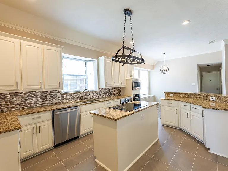 3015 Oak Dr — Photo 8