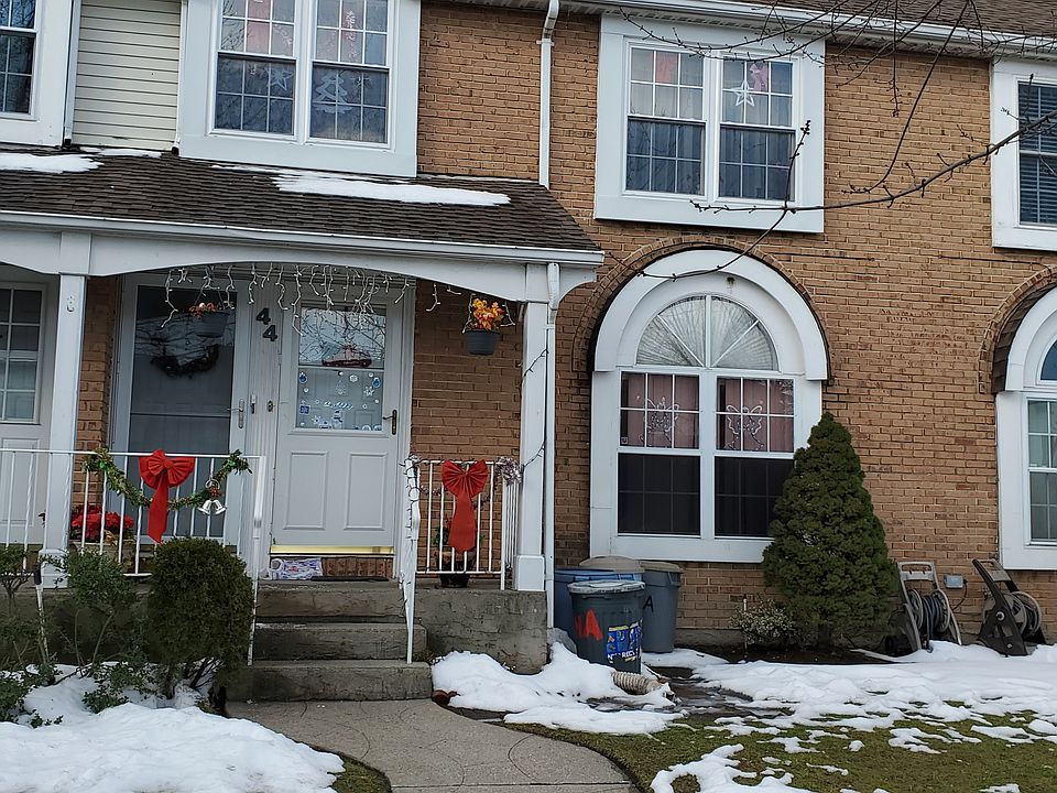 1st image of 44 Debbie St #12B