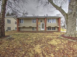 403 W Cambridge Dr, Decatur, IL 62526