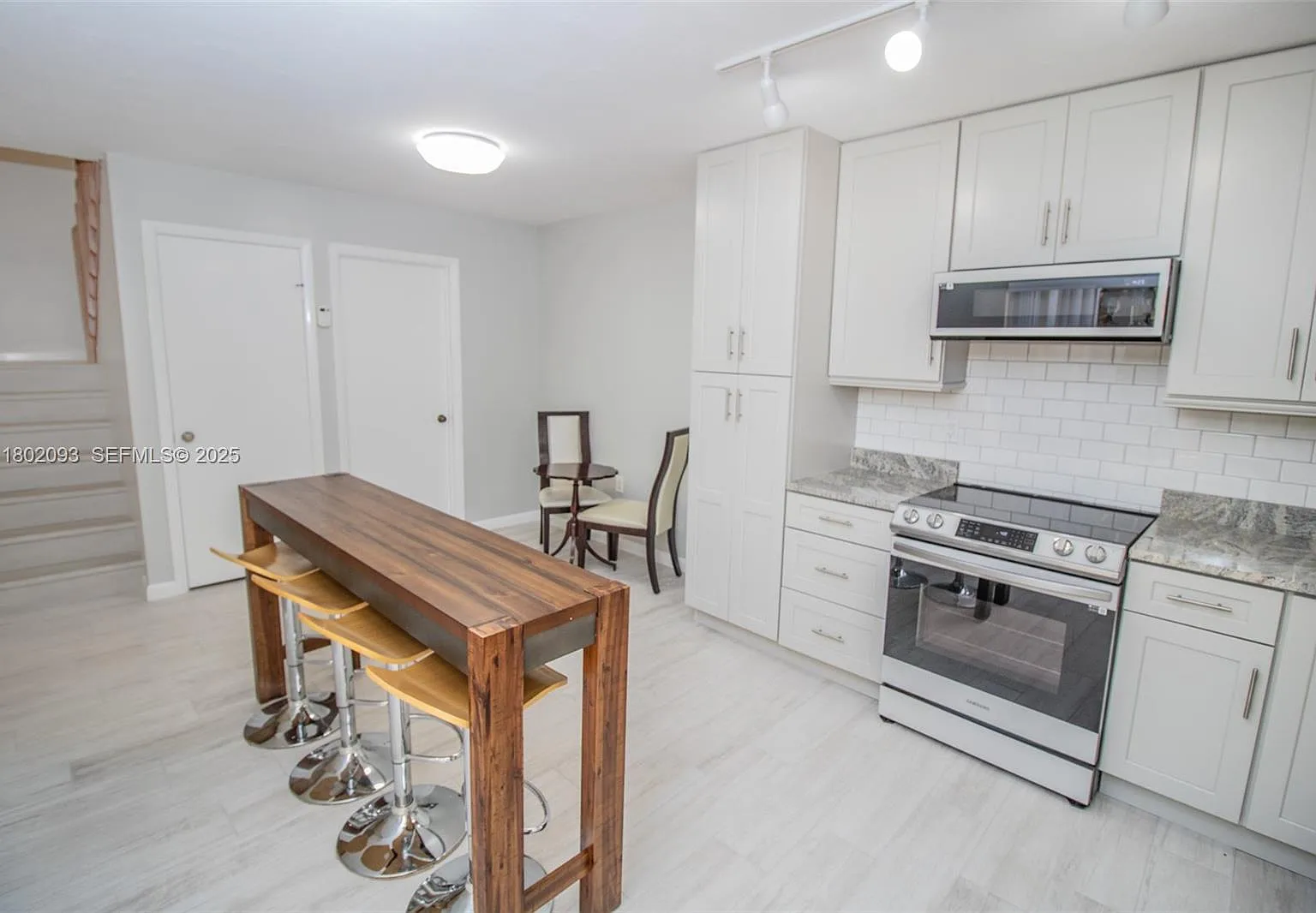 2 bed, 2.5 bath, 1488 sqft, $3,000 — Photo 1