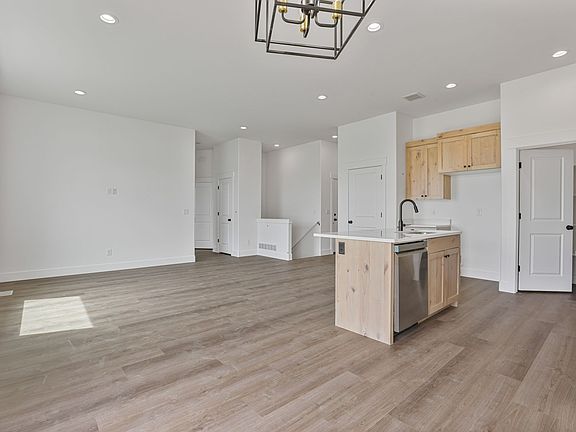 5th image of 3820 E Shanna Ln