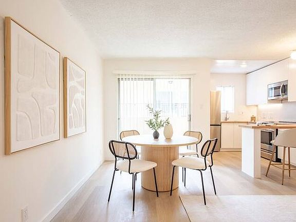 4th image of 833 5th St #206