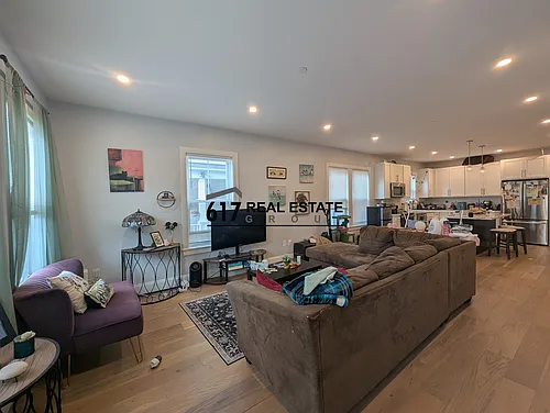 51 Fairbanks St Photo 1