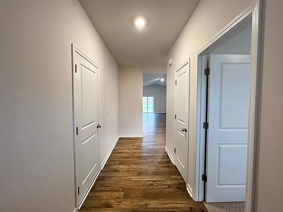 2nd image of 1061 Longstone Way