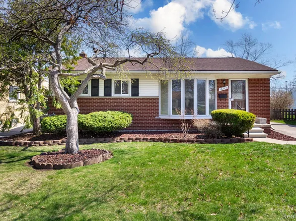 16717 Windermere Cir, Southgate, MI 48195