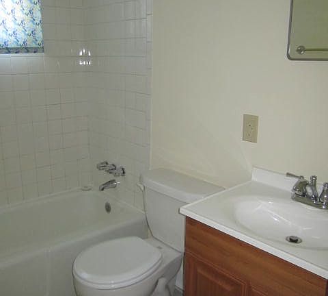 4th image of 208 Dove St #0