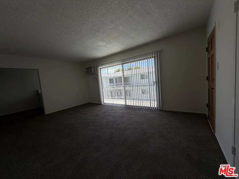 1 bed, 1.0 bath, 825 sqft, $1,850 — Photo 2