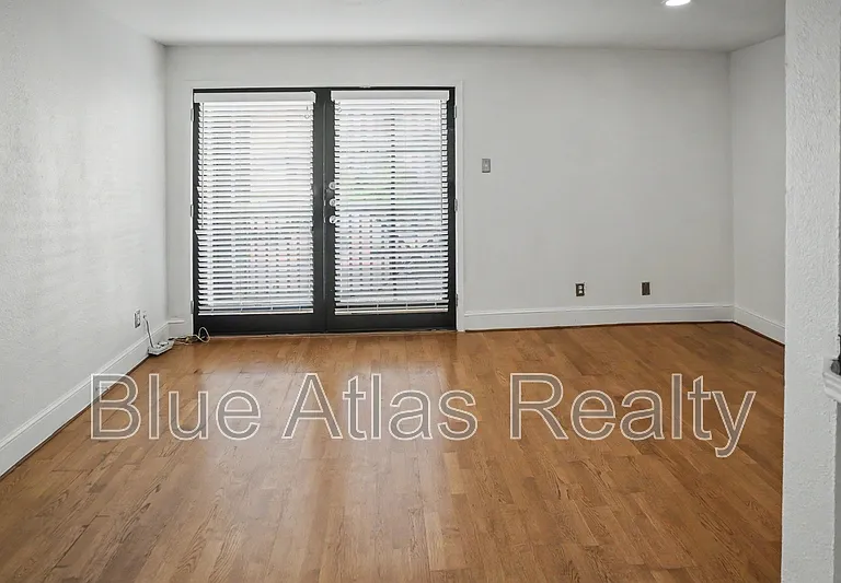 5938 Sandhurst Ln #205 — Photo 11