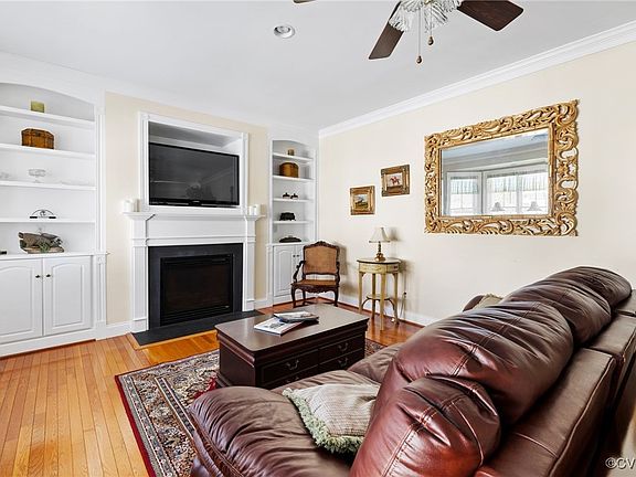5th image of 9410 Amberleigh Cir