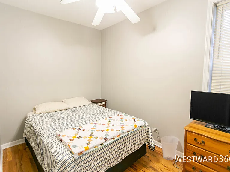 2611 W Cortland St #1 — Photo 7